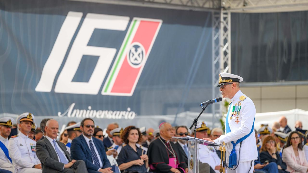 Personale e autorità durante attività istituzionale