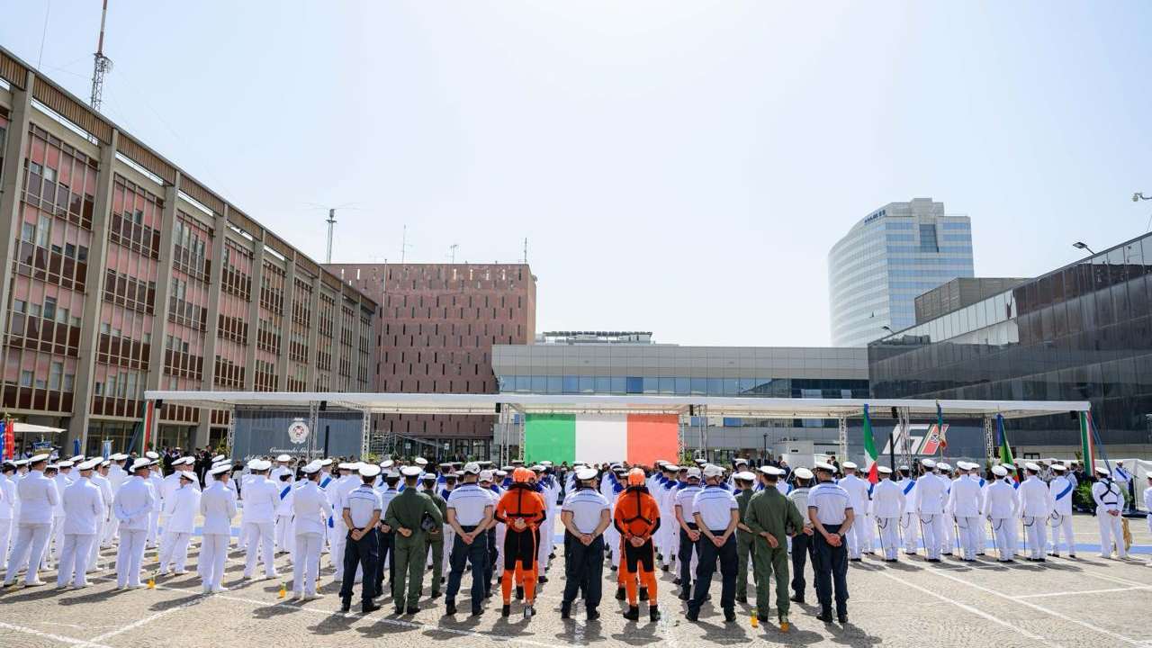 Cerimonia militare della Guardia Costiera