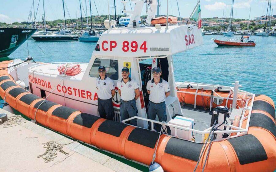Battello SAR della Guardia Costiera in porto