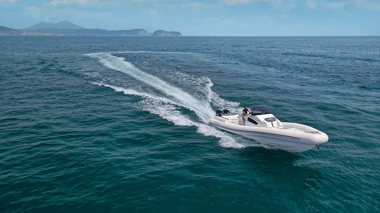 PY Yacht PY10.OPEN ripreso dall'alto