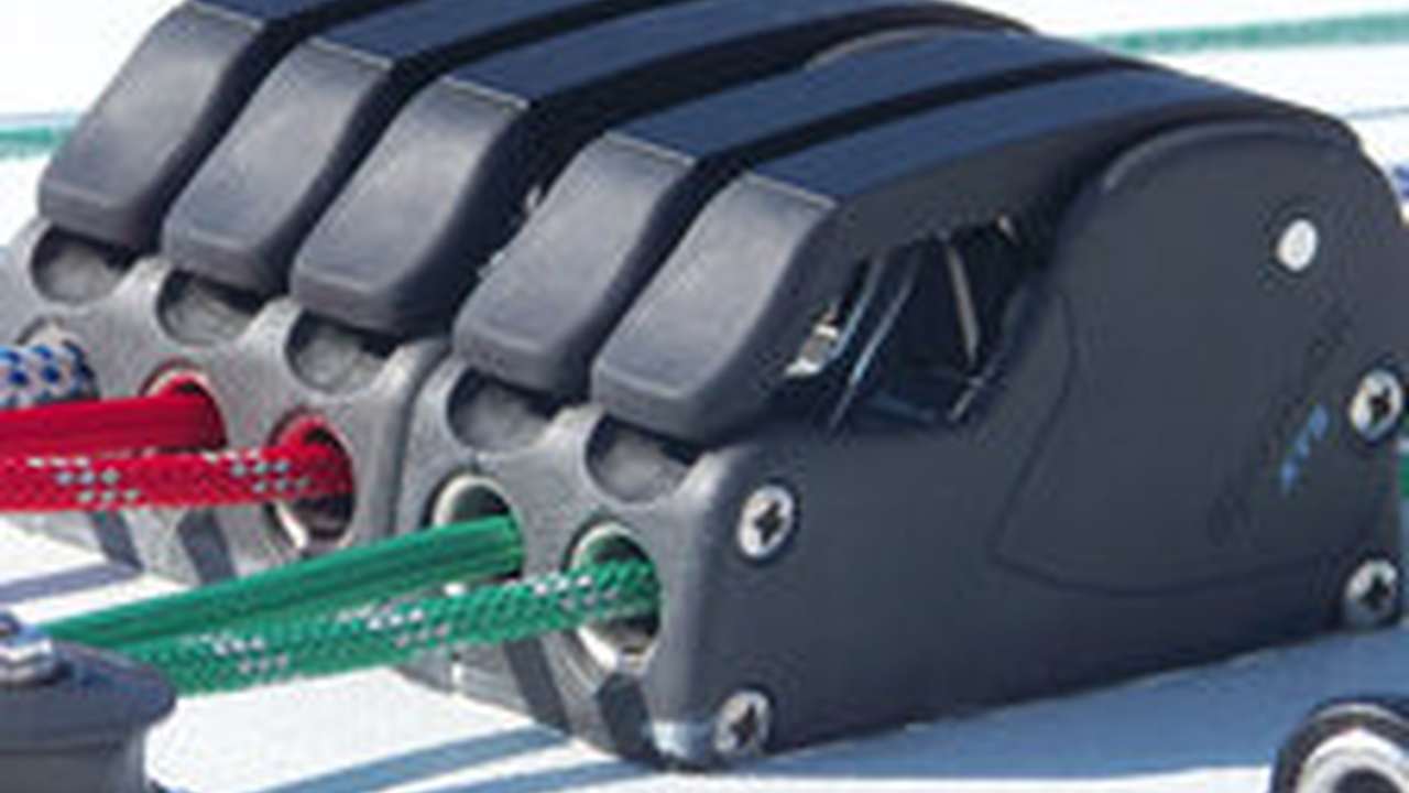 Fissaggi passanti dello stopper 6
