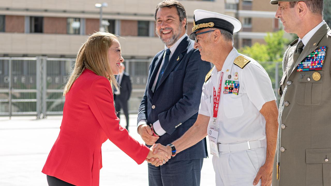 Mezzo navale della Guardia Costiera durante un intervento