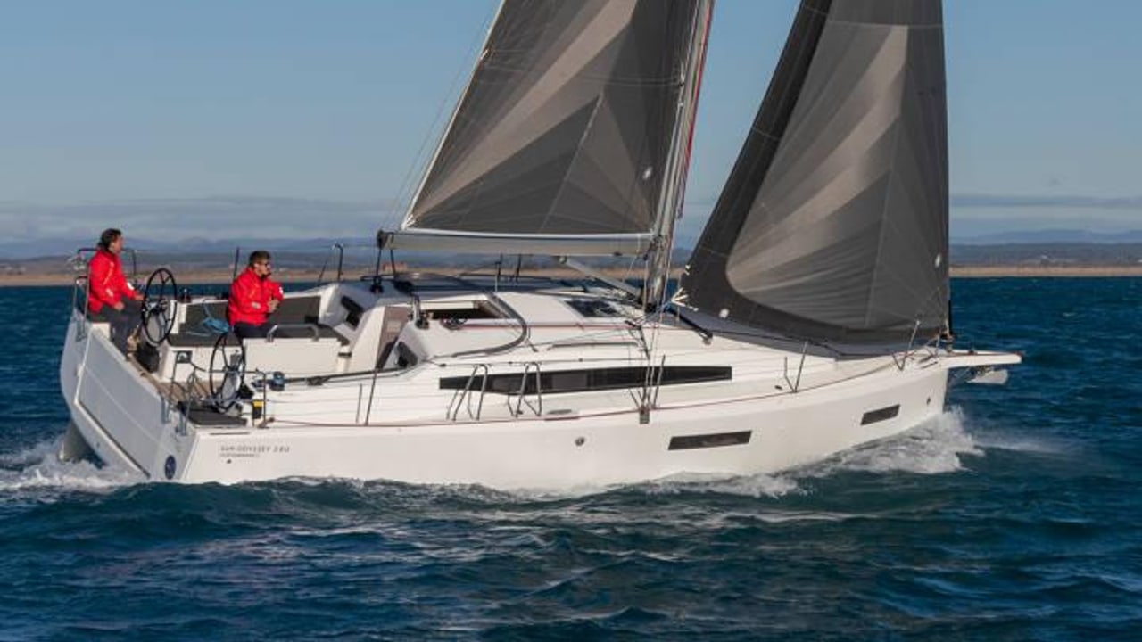 Vele del Sun Odyssey 380 in navigazione