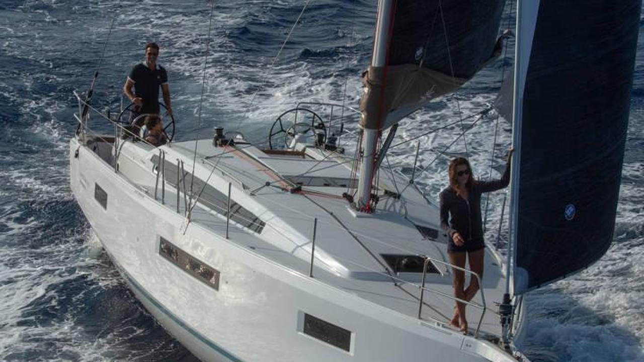 Jeanneau Sun Odyssey 410 visto di poppa