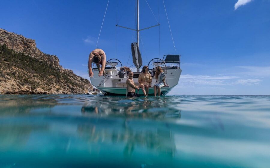 Poppa del Jeanneau Sun Odyssey 455 all'ancora