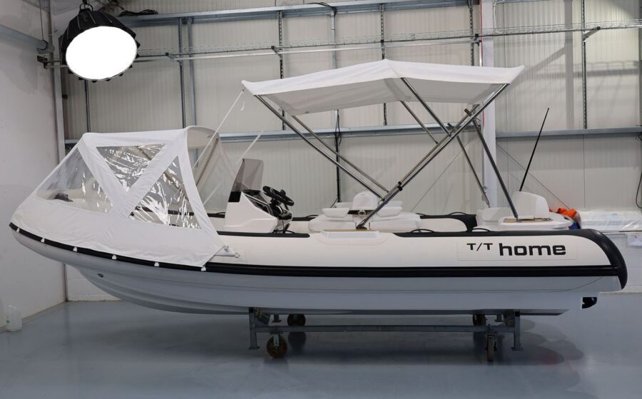 Williams DieselJet 565 set up with bimini
