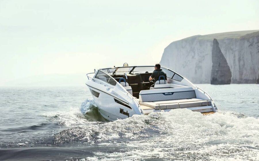 Poppa del Windy 29 Huracán in navigazione
