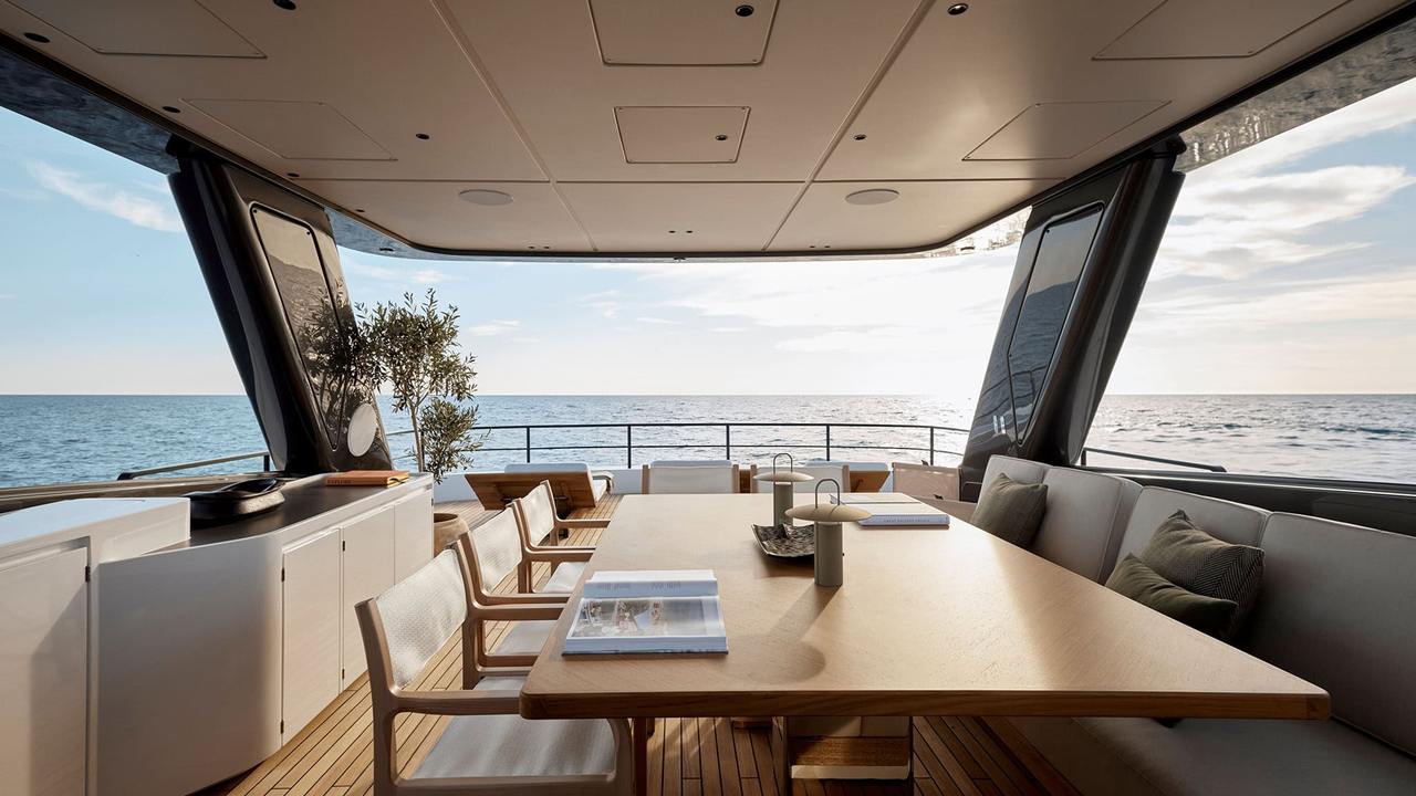 Zona prodiera del flybridge del Magellano 27M